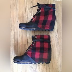 Sorel PDX wedge boots Womens 8.5 - Buffalo plaid and black leather